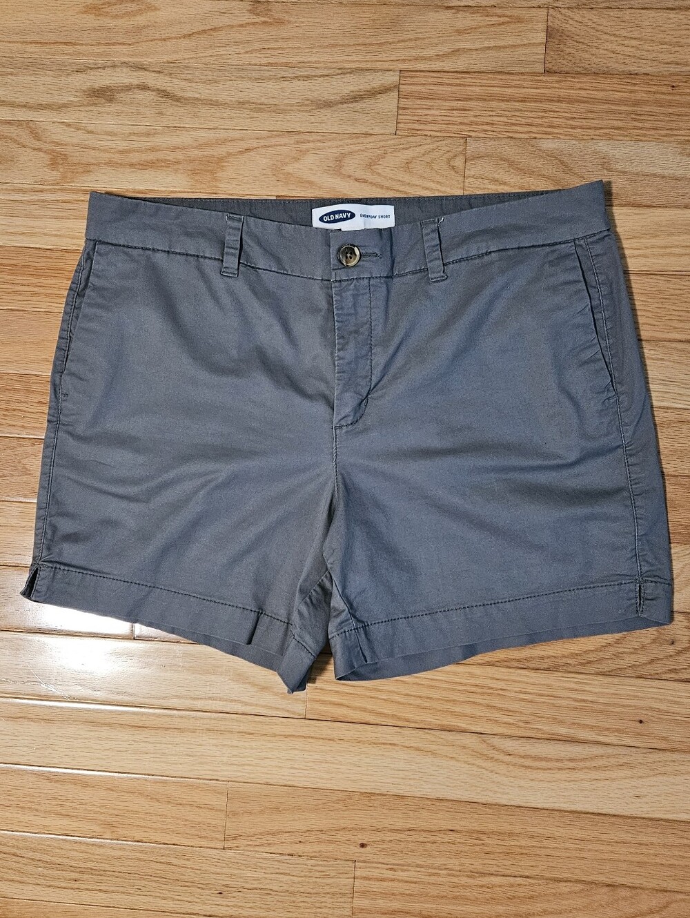 Old Navy Women's Dark Gray Chino Everyday Shorts Size 12 Mid-Rise Pockets 5 Inch